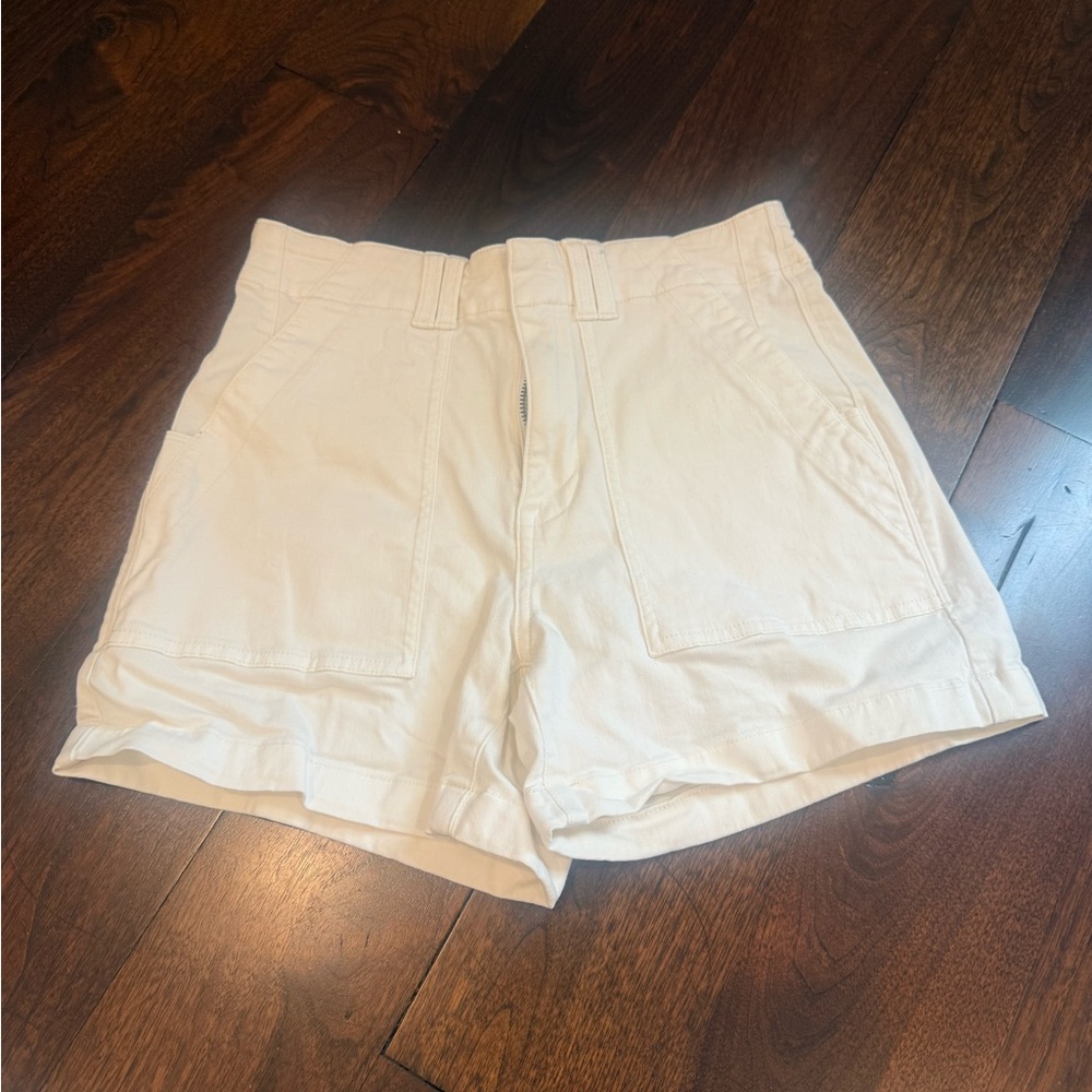 Pistola Cream Shorts
